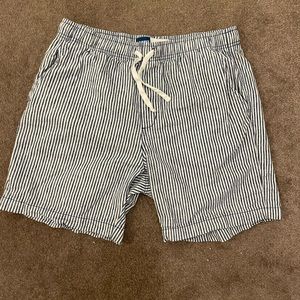 Men’s pinstripe jogger shorts